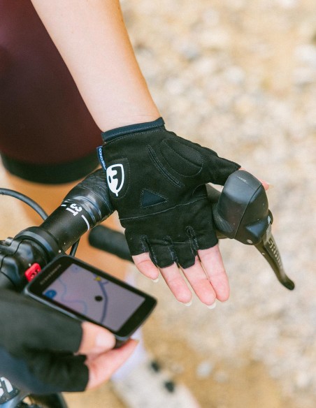 GANTS UKI